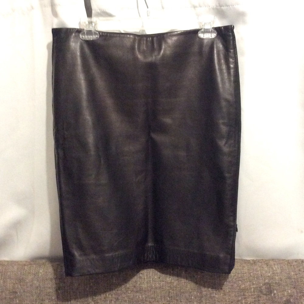 Diane von Furstenberg Black Leather Skirt size 6